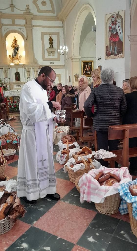 Bejís celebra la bendición de rollos de San Blas