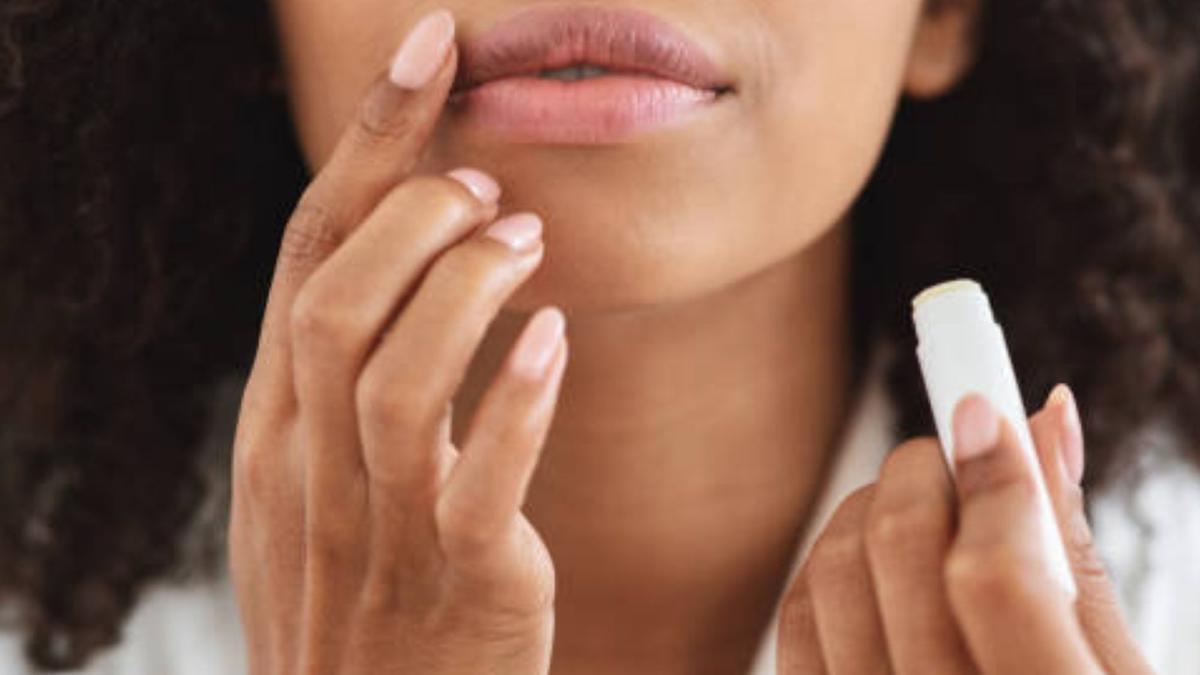 BÁLSAMO AUMENTA Y REPARA MERCADONA: El nuevo bálsamo labial de Mercadona  que aumenta el volumen de tus labios por menos de 5 euros
