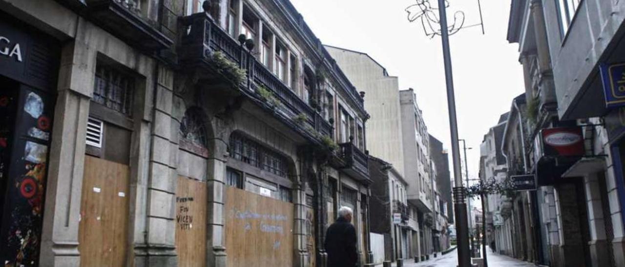 Bamarti conservará la fachada de la vieja biblioteca y plantea peatonalizar Serafín Pazo. // Bernabé / Luismy