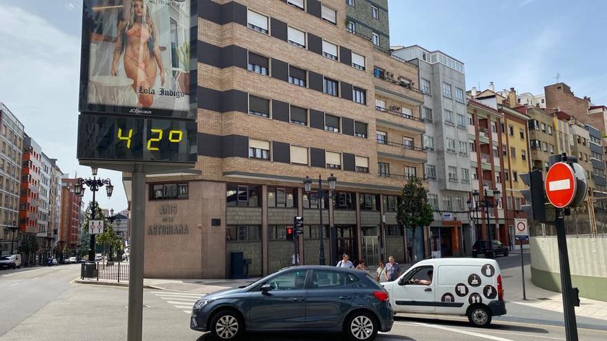 Un termómetro en la calle Muñoz Degarín