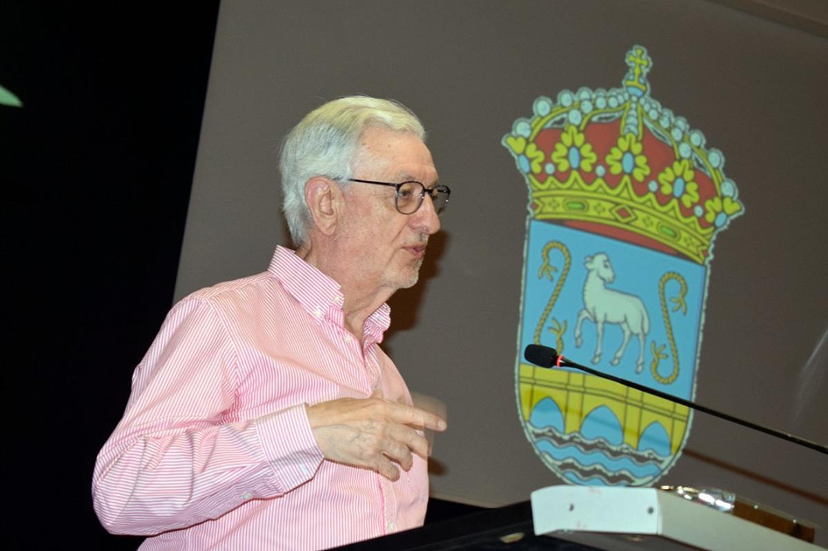 El acto de entrega de diplomas en el Auditorio Municipal de Valga.