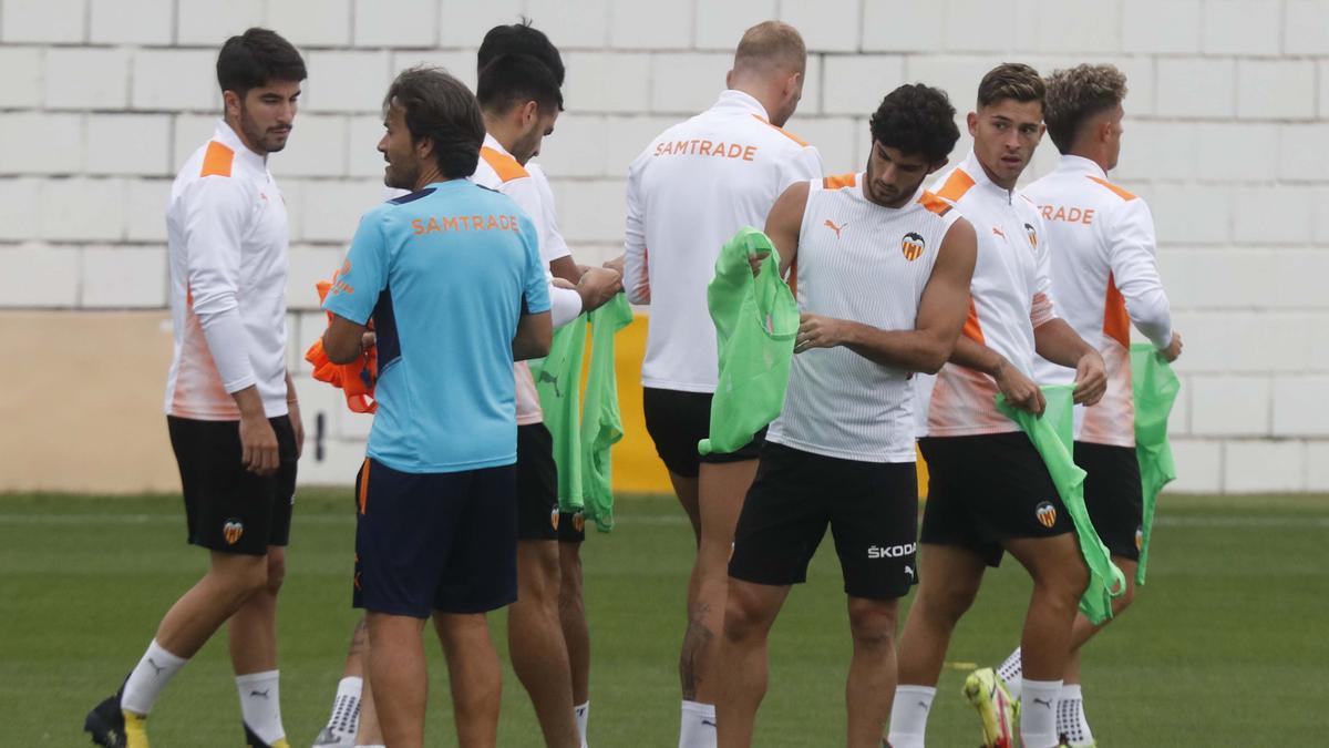 Carlos Soler, en el entrenamiento