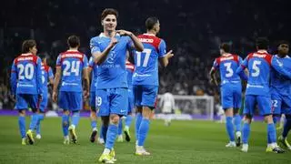 El Atlético sufre pero resiste en Londres y será rival del Barça en cuartos