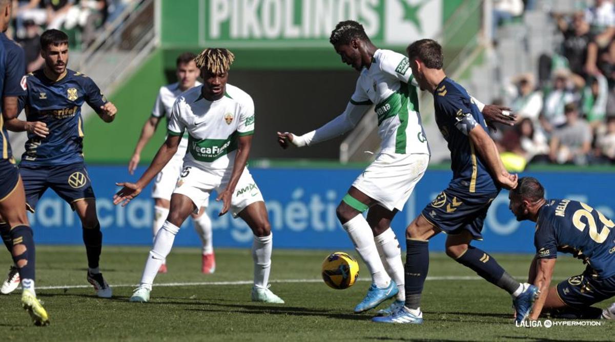 Sory Kaba durante el Elche - Tenerife
