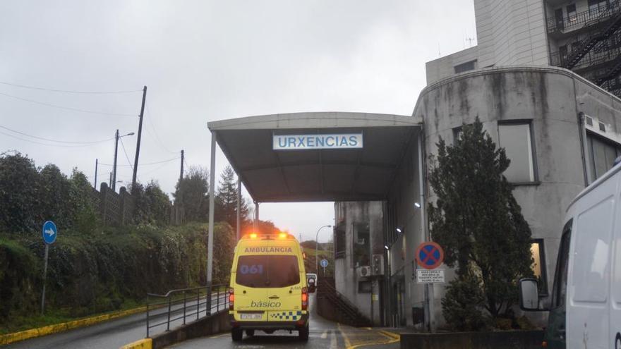 Una ambulancia llega al Hospital Montecelo.