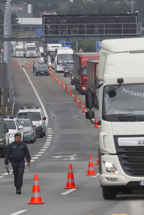 Cierre de fronteras con Portugal | Hasta 3 kilómetros de retenciones en el puente internacional de Tui