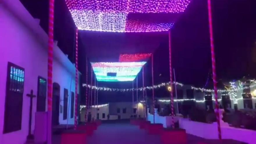 Teguise presume de túnel de luces navideñas e inaugura el mercado de productos artesanales