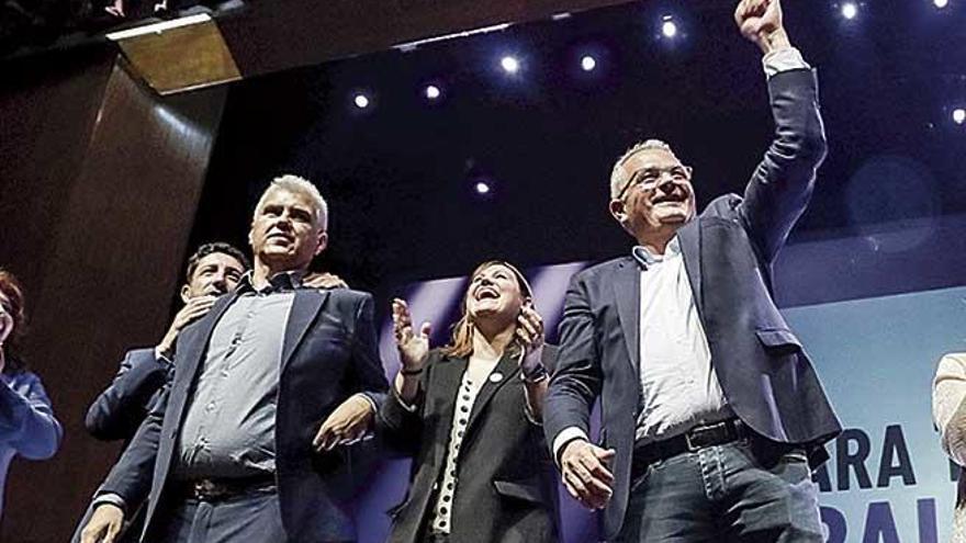 Font junto a MeliÃ , en un multitudinario acto de campaÃ±a de El Pi en las Ãºltimas elecciones.