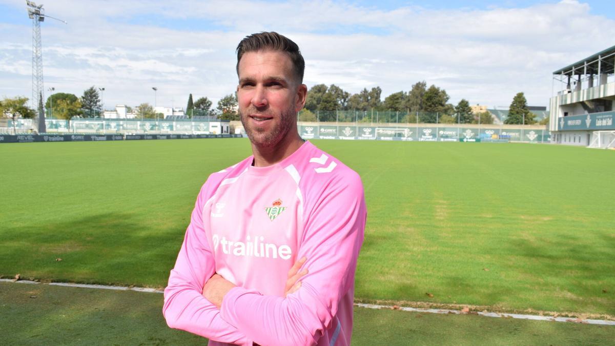 Vídeo | Adrián San Miguel, portero del Betis, sobre el cuerpo técnico de Manuel Pellegrini