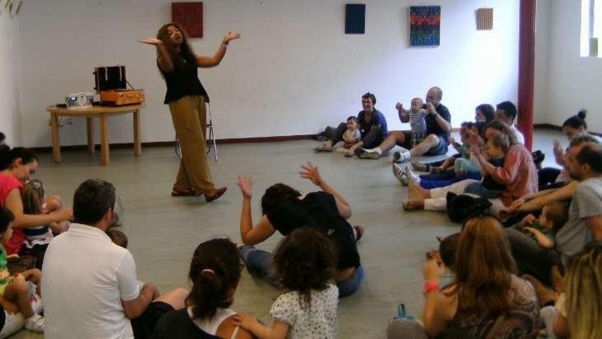 Entrega de diplomas a voluntarios en Caldas y cuentacuentos en Cuntis