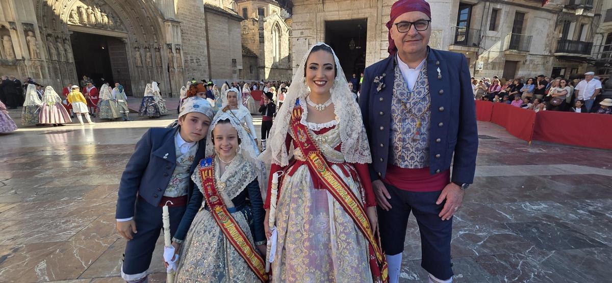 Comisiones de falla en la Procesión de la Virgen (3/7)