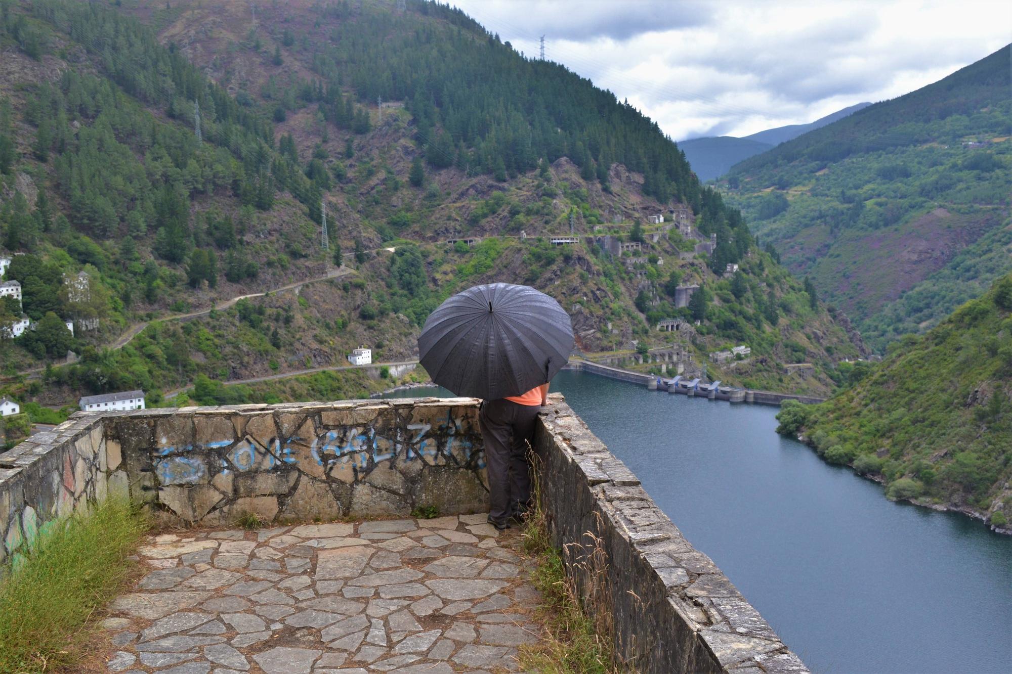 EN IMÁGENES: Dos miradas sobre el gran embalse de Grandas de Salime