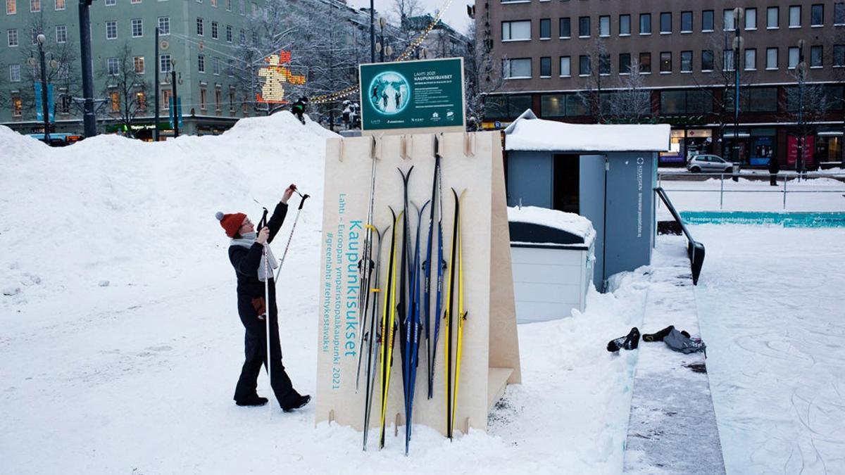 Alquiler de esquís centro de Lahti, Finlandia