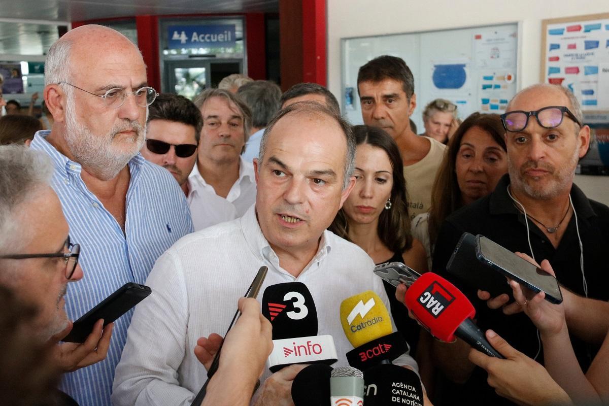 El secretario general de Junts, Jordi Turull, atiene los medios en Prada de Conflent tras su discurso en la Universitat Catalana d'Estiu