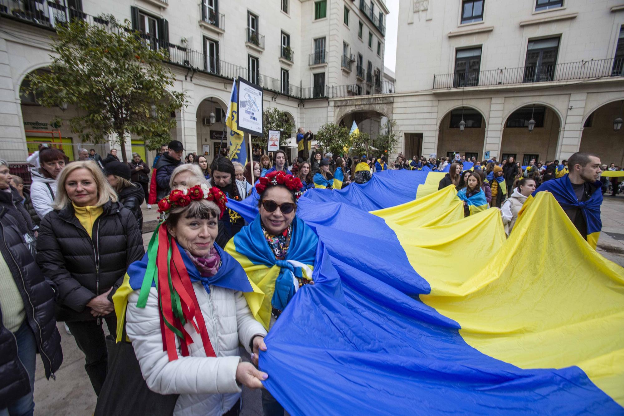 Manifestación en Alicante en el aniversario de la guerra en Ucrania