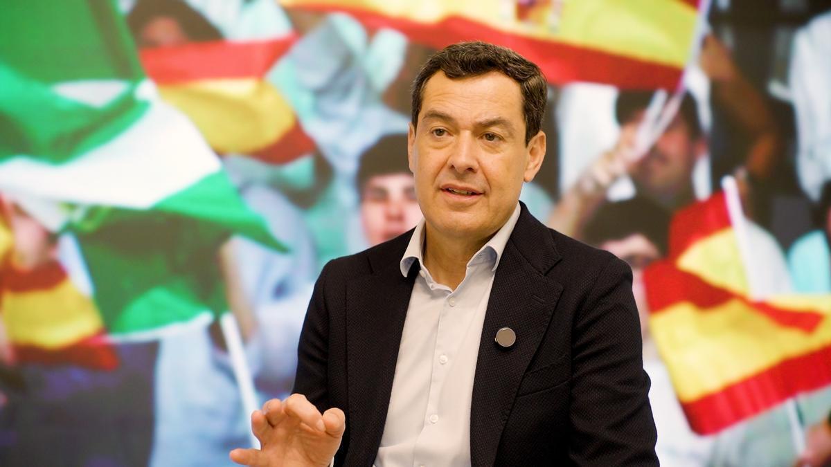 VÍDEO | Entrevista a Juanma Moreno: "La peor gestión sin lugar a dudas ha sido la crisis de los cribados"