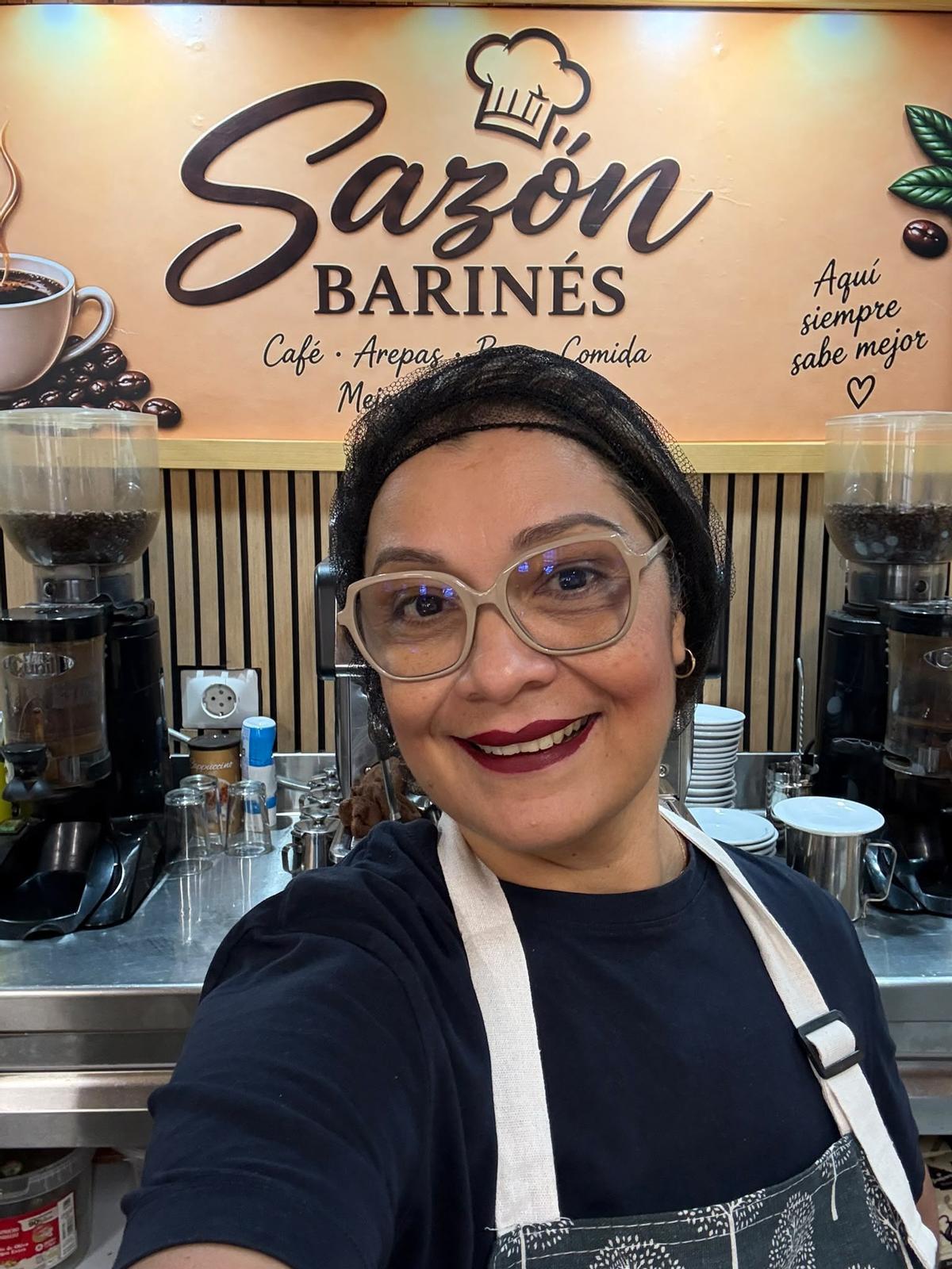 Rosalinda es la dueña de Sazón Barines en Piñuecar