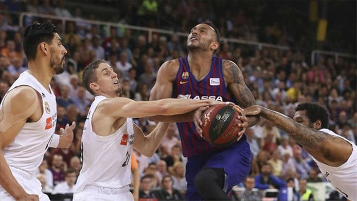 El Real Madrid logra el título de la Liga Endesa tras vencer al Barça Lassa en el cuarto partido