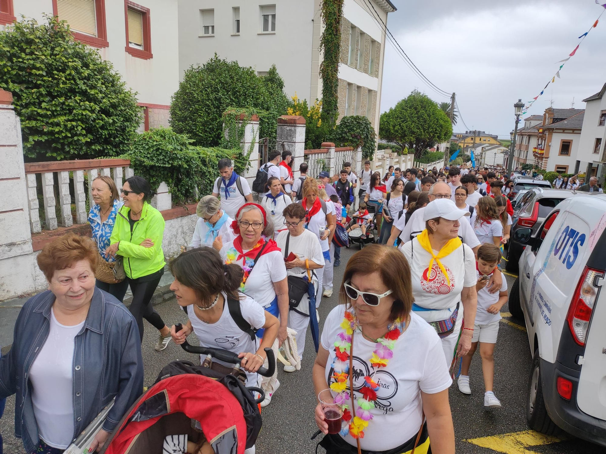 En imágenes: Así fue la salida de los romeros para celebrar la jira que cierra Las Telayas