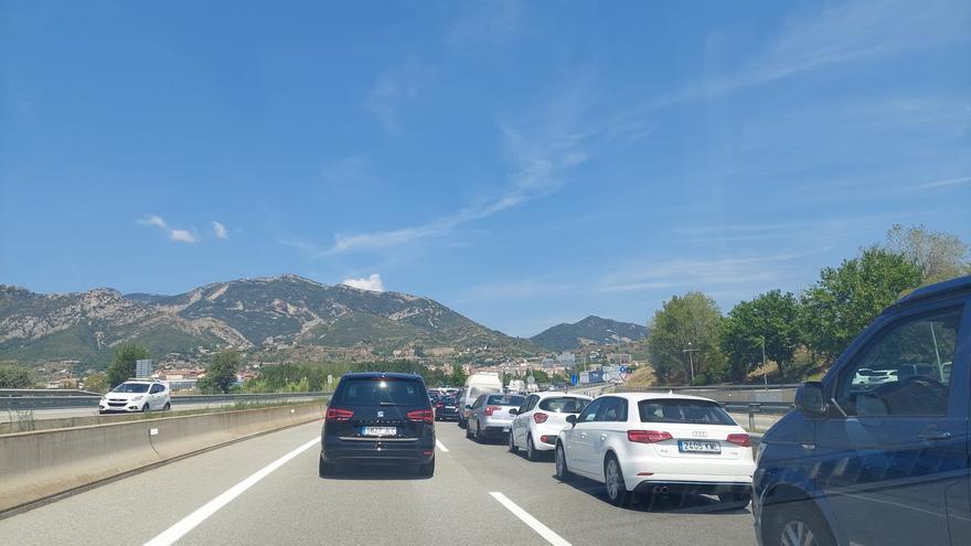 Cues quilomètriques a la C-16 per la segona part de l&#039;operació sortida del pont de Tots Sants