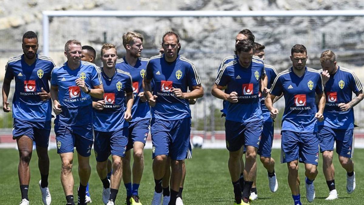 Suecia entrena en tierras rusas con poco eco mediático... ni de aficionados