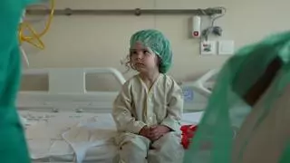 Y Alejandra, con 4 años, al fin pudo soplar las velas