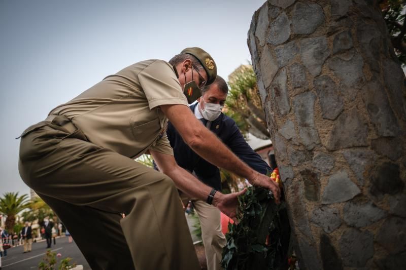 Homenaje a los caídos durante el 25 de julio de 1797 en el Cuartel de Almeyda