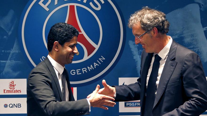 Nasser Al-Khelaifi, con Laurent Blanc. / PSG