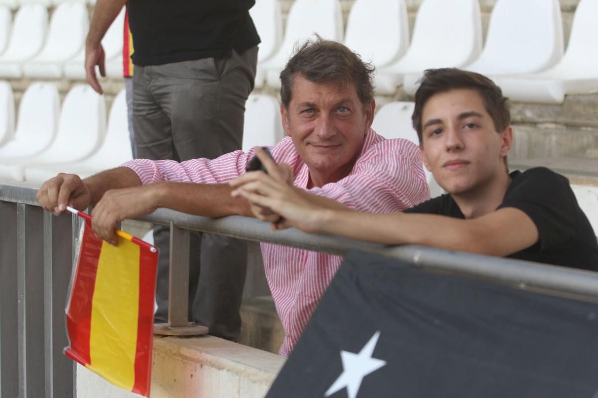 Aficionados en el encuentro de ‘La Rojita’