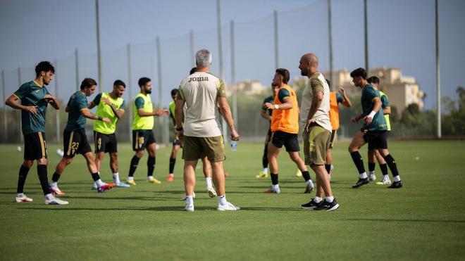El Córdoba CF firma un excelente empate ante el Elche de Primera