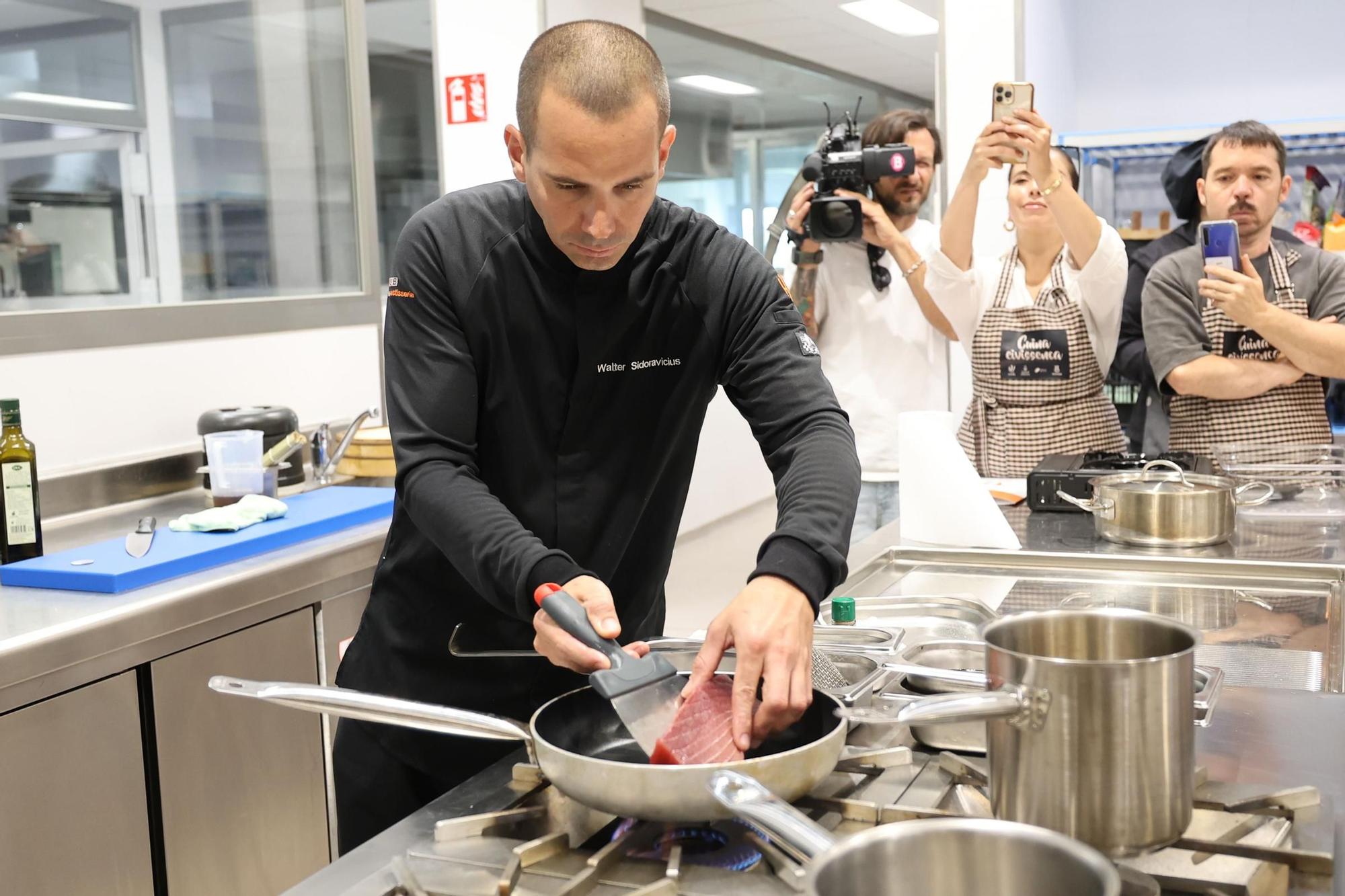 Clase magistral de sushi en la Escuela de Hostelería