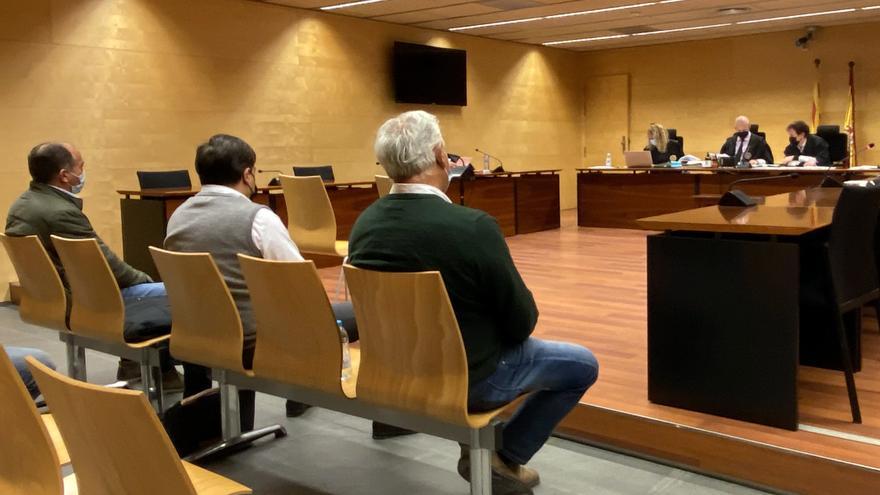 Absolts els tres acusats de quedar-se 91.000 euros en pinyes de Portugal que mai van arribar a una empresa de Navata