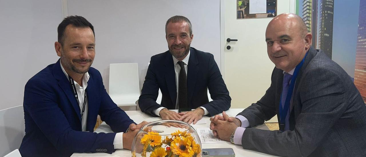 El alcalde de Ibiza, el director general de Turespaña y el presiente del Consell en la reunión.