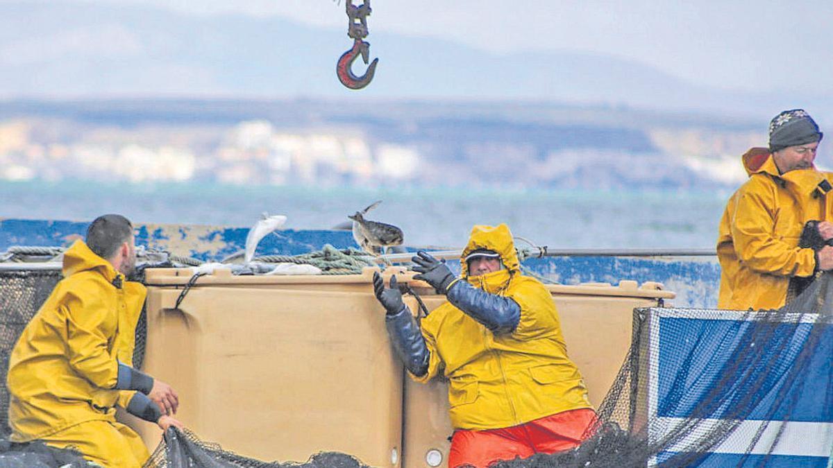 Un grupo de pescadores.