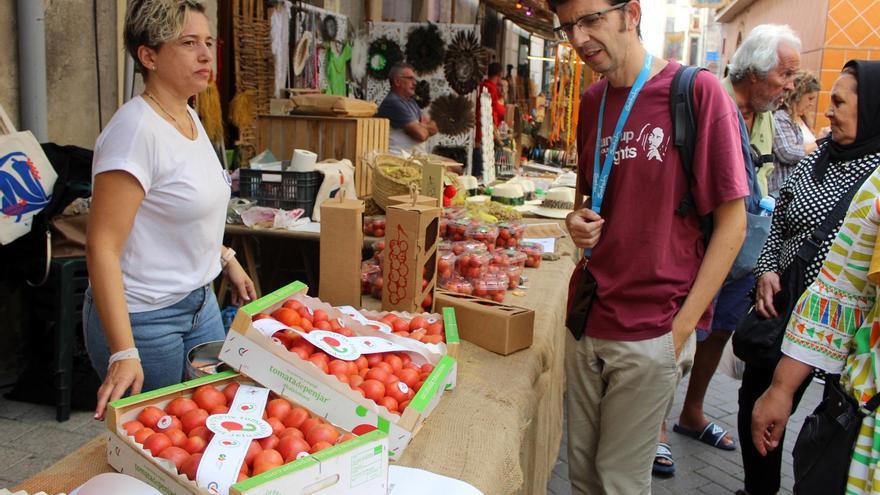 La Fira de la Tomata arranca con éxito de público en Alcalà de Xivert
