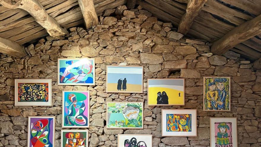 Reencontro histórico entre as familias dos artistas que artellaron a primeira colección galega en serigrafía