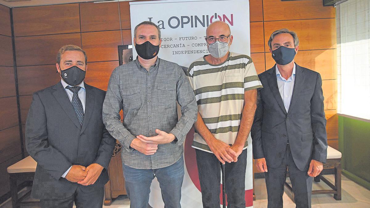 Los expertos participantes en el evento ‘Premios del Fondo BBVA Futuro Sostenible ISR’, junto al moderador, Alejandro Lorente