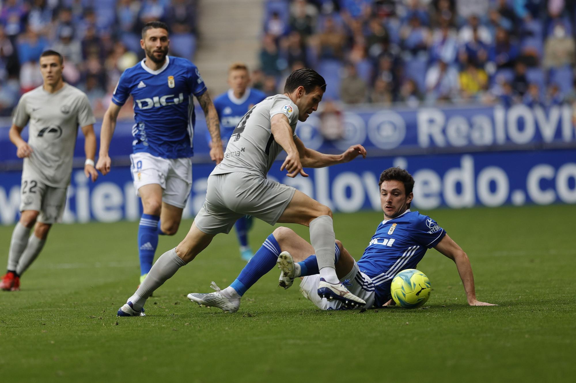 El partido del Oviedo ante el Ibiza, en imágenes