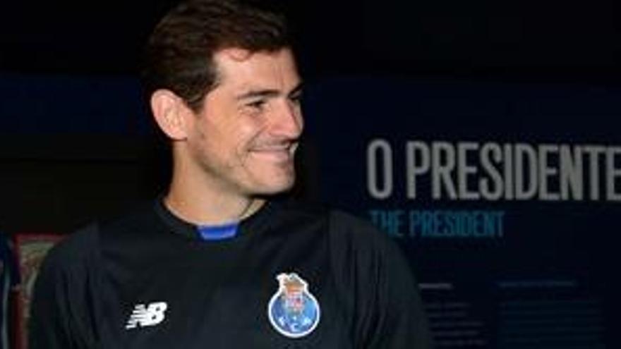 Casillas fichó por el Oporto en 2015.