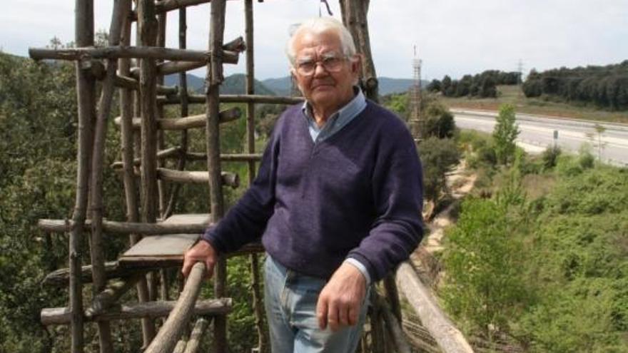 Josep Pujiula en una de les torres d&#039;Argelaguer.