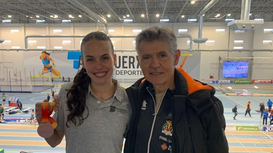 La atleta Carmen Avilés, bronce en el 400 del Campeonato de España