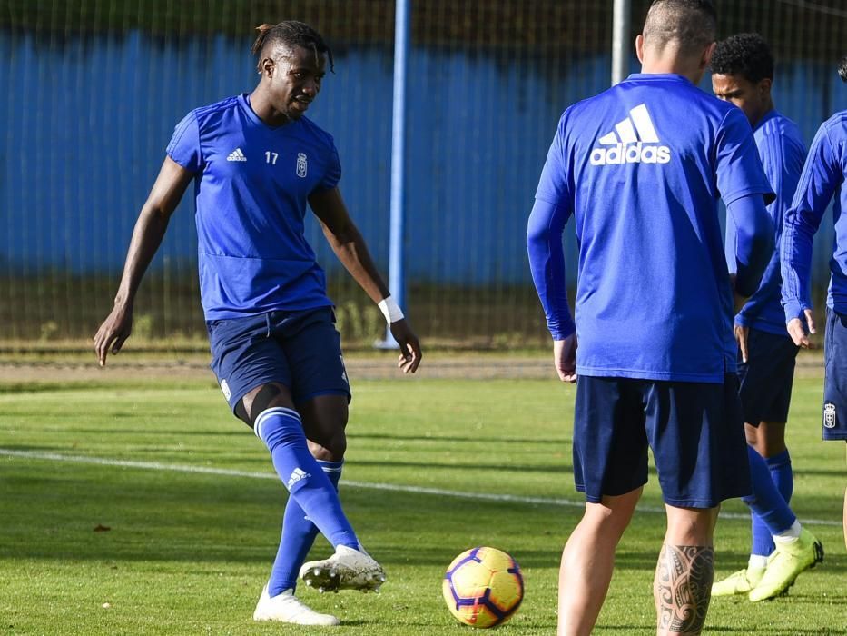 Entrenamiento del Real Oviedo antes del choque contra el Reus