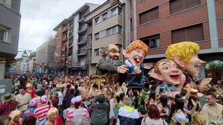 El Descenso Folklórico, en la pista de salida: una fiesta en el prau la Chalana un mes antes de la gran jornada