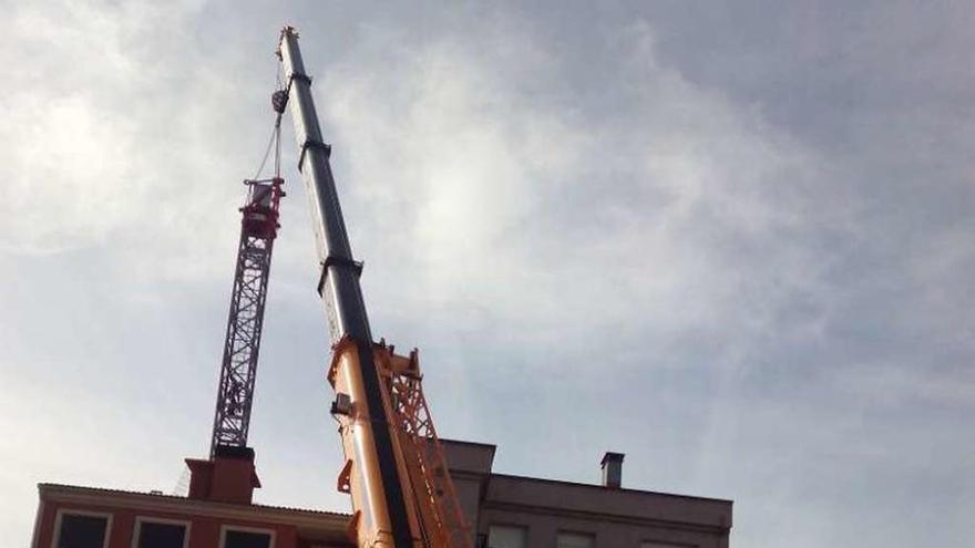 Adiós al nido de las cigüeñas del casco urbano de Silleda