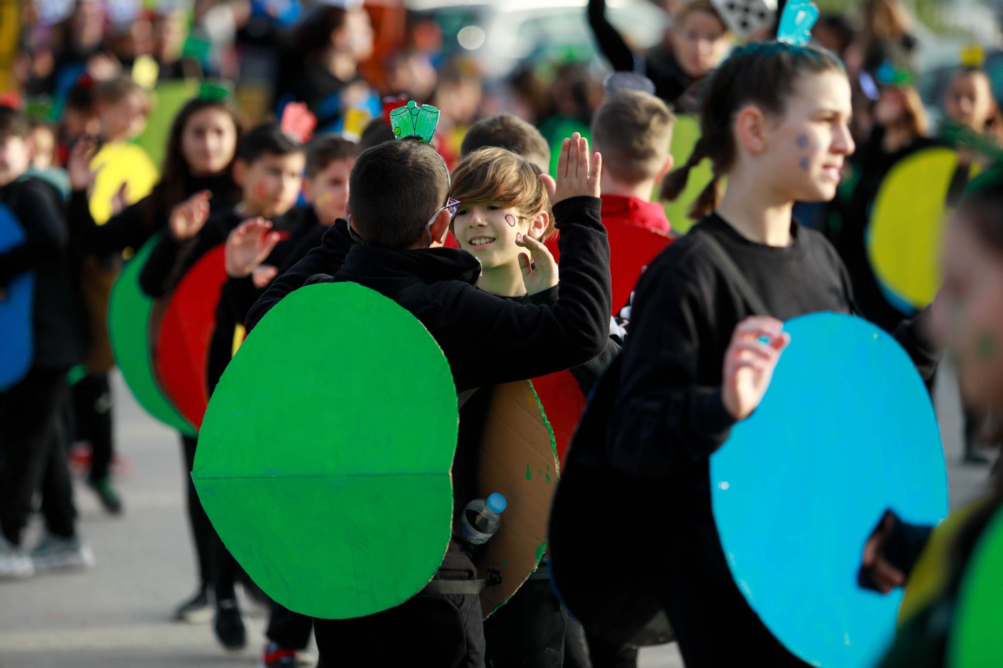 Todas las imágenes de la rúa de carnaval 2023 en Santa Eulària