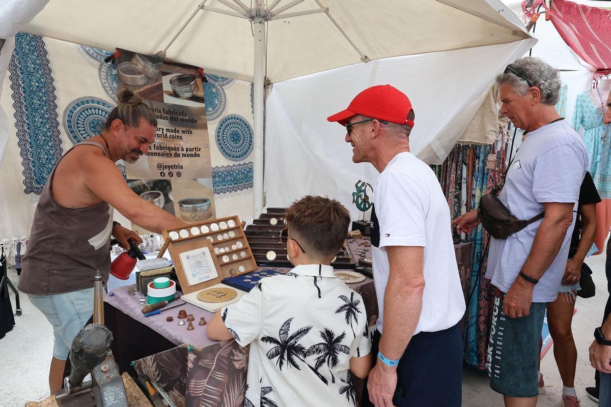 Mercadillo hippie de Punta Arabí
