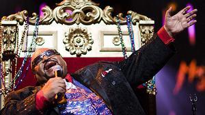 Solomon Burke canta ’Everybody needs somebody to love’ el 2003.