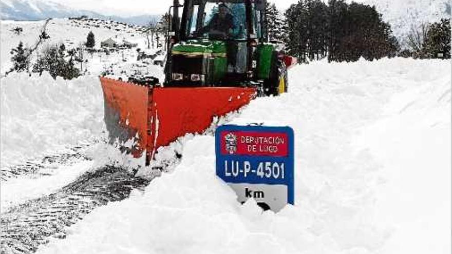 L&#039;Exèrcit rescata 300 persones atrapades per la neu a Cantàbria, Palència i Lleó