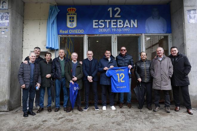 EN IMÁGENES: Homenajes a leyendas y plantación de un carbayu en la gran fiesta del Real Oviedo