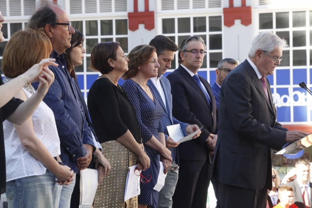 Ofrenda floral a Jovellanos en Gijón